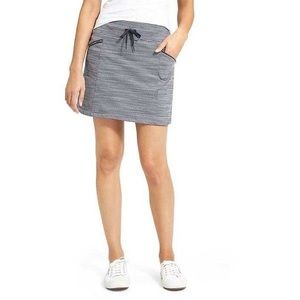 LIKE NEW Grey Athleta Skirt